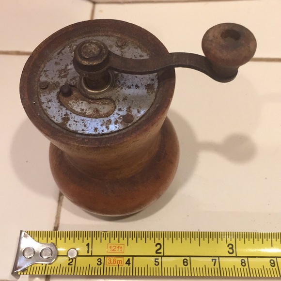 Vintage salt or pepper shaker G.M.T.co USA - Picture 1 of 4